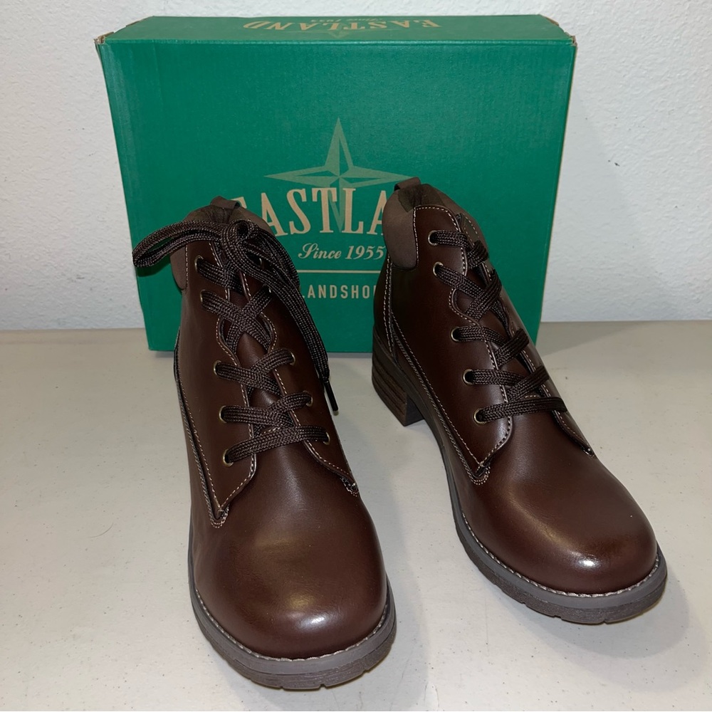 New With Box Eastland Women's Bandana Faux-leather lace-up boots brown Size 11M